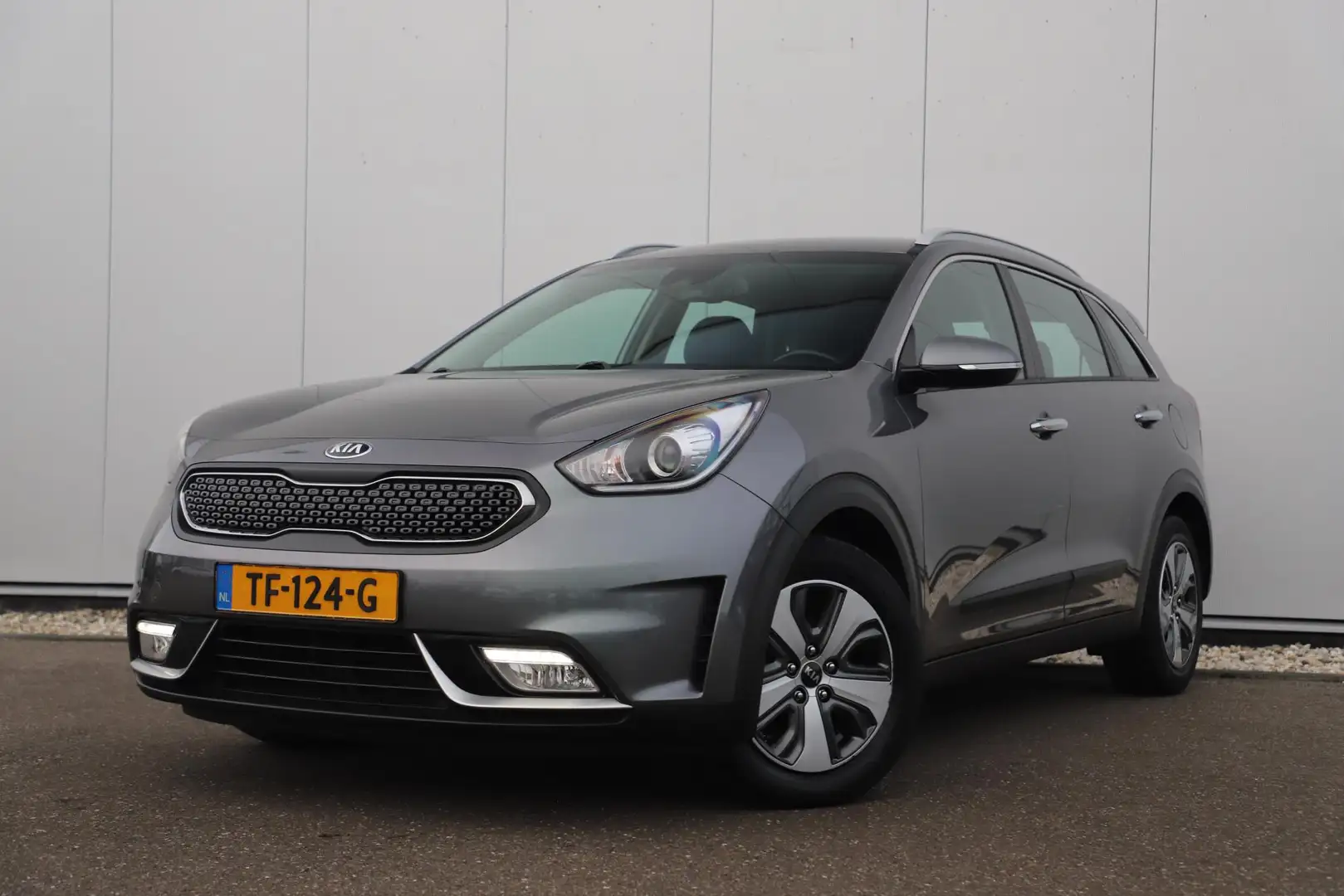 Kia Niro 1.6 GDi Hybrid DynamicLine Automaat Half Leder Nav Grijs - 2