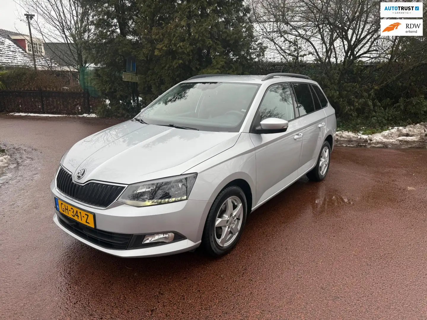 Skoda Fabia Combi 1.2 TSI First Edition Ambition / Airco / Apk Grau - 1