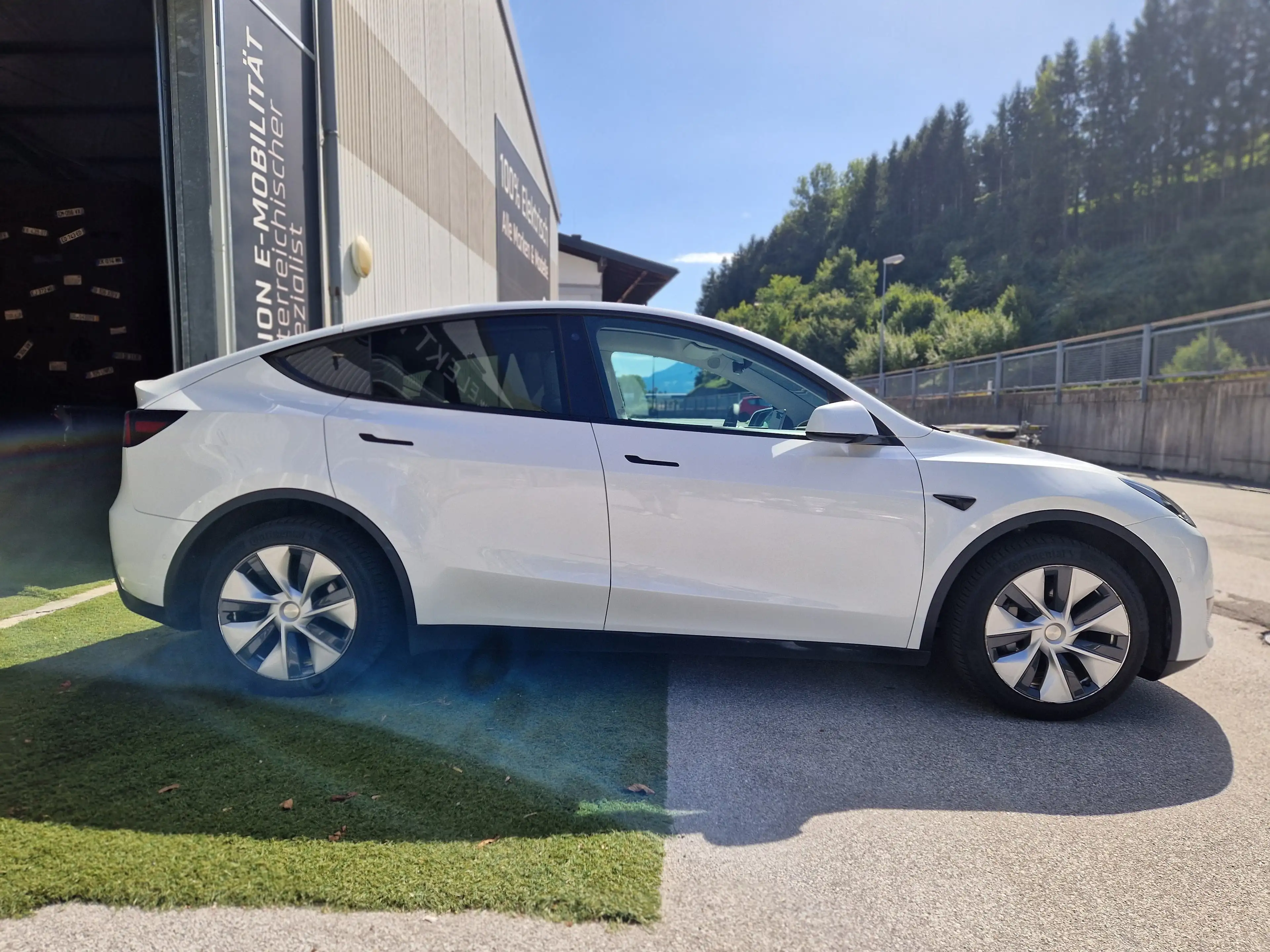 Tesla Model Y Long Range Dual AWD 79kWh: geprüft und neu aufbereitet — photo 5