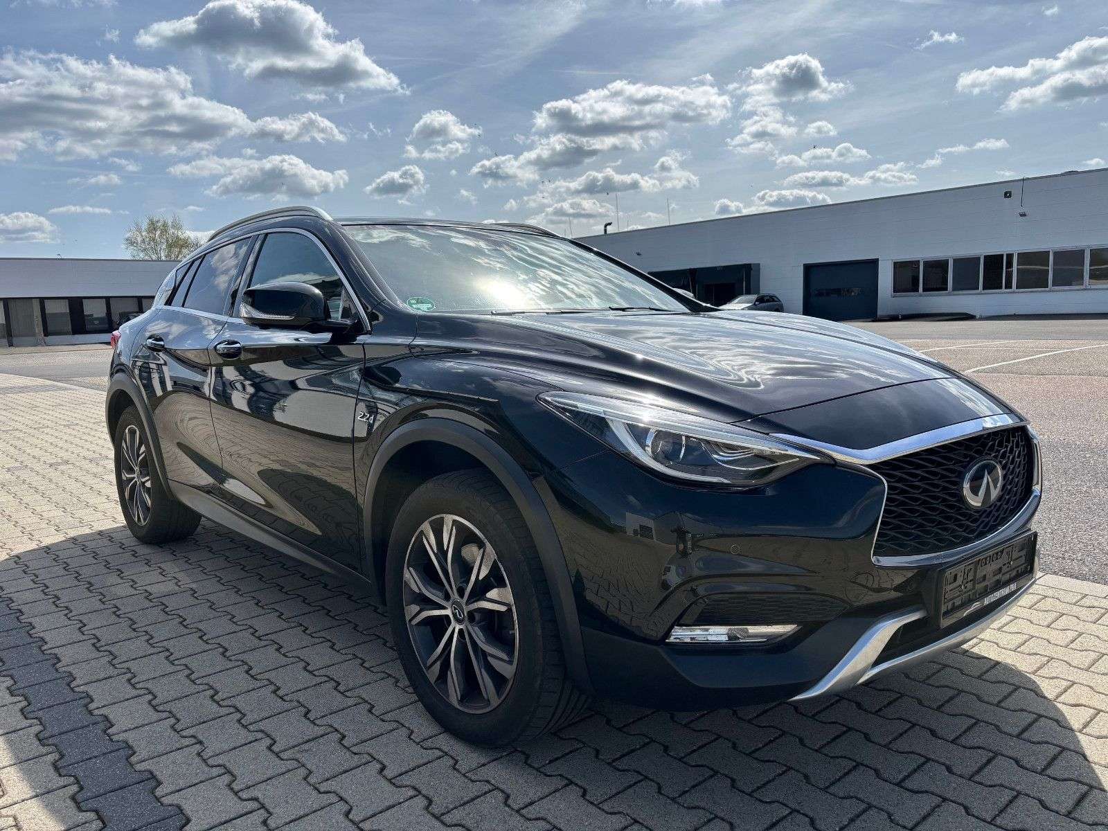 Second hand Infiniti Q30 