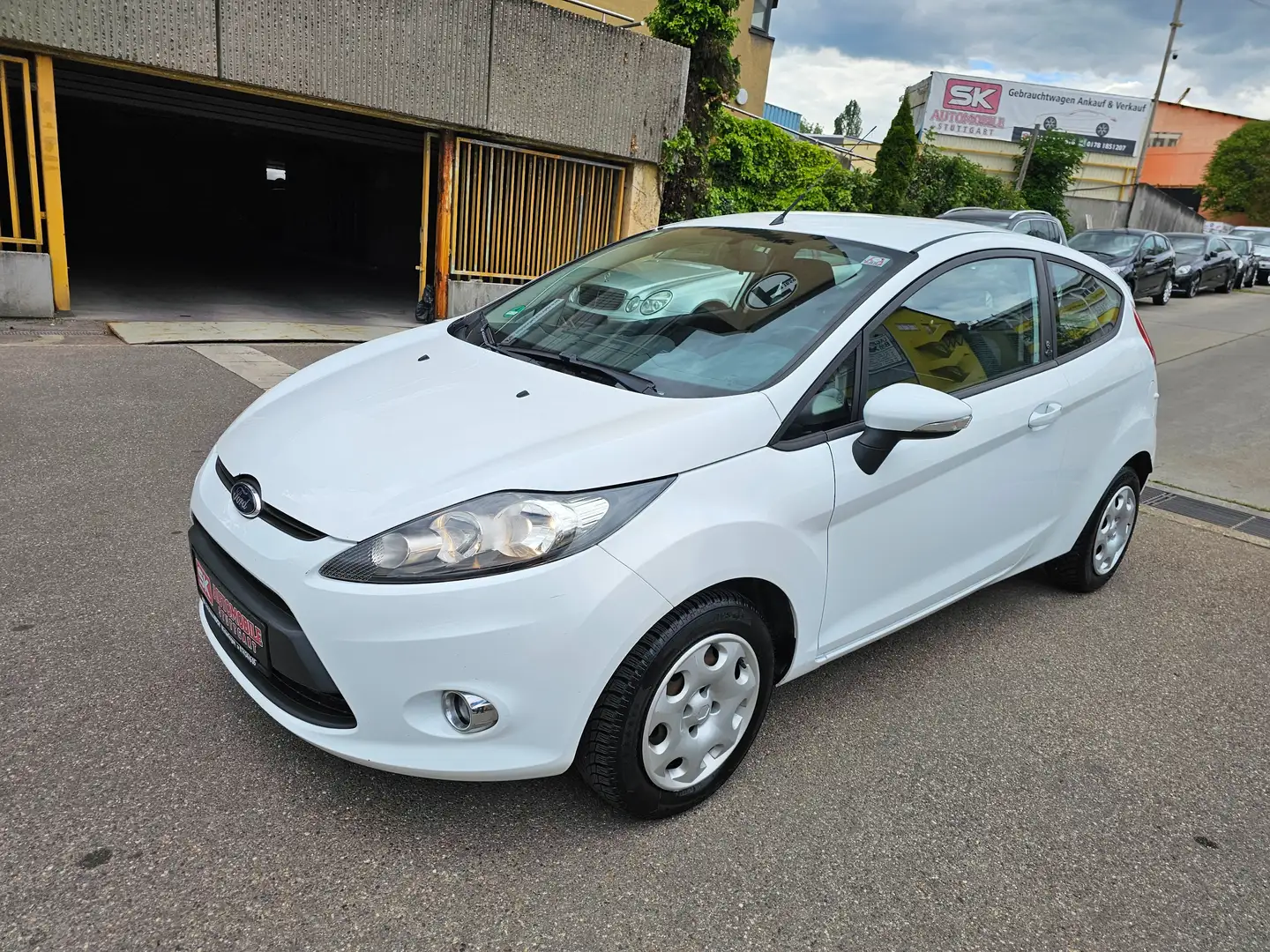 Ford Fiesta Champions Edition Tüv bis 06.2026 Blanc - 1