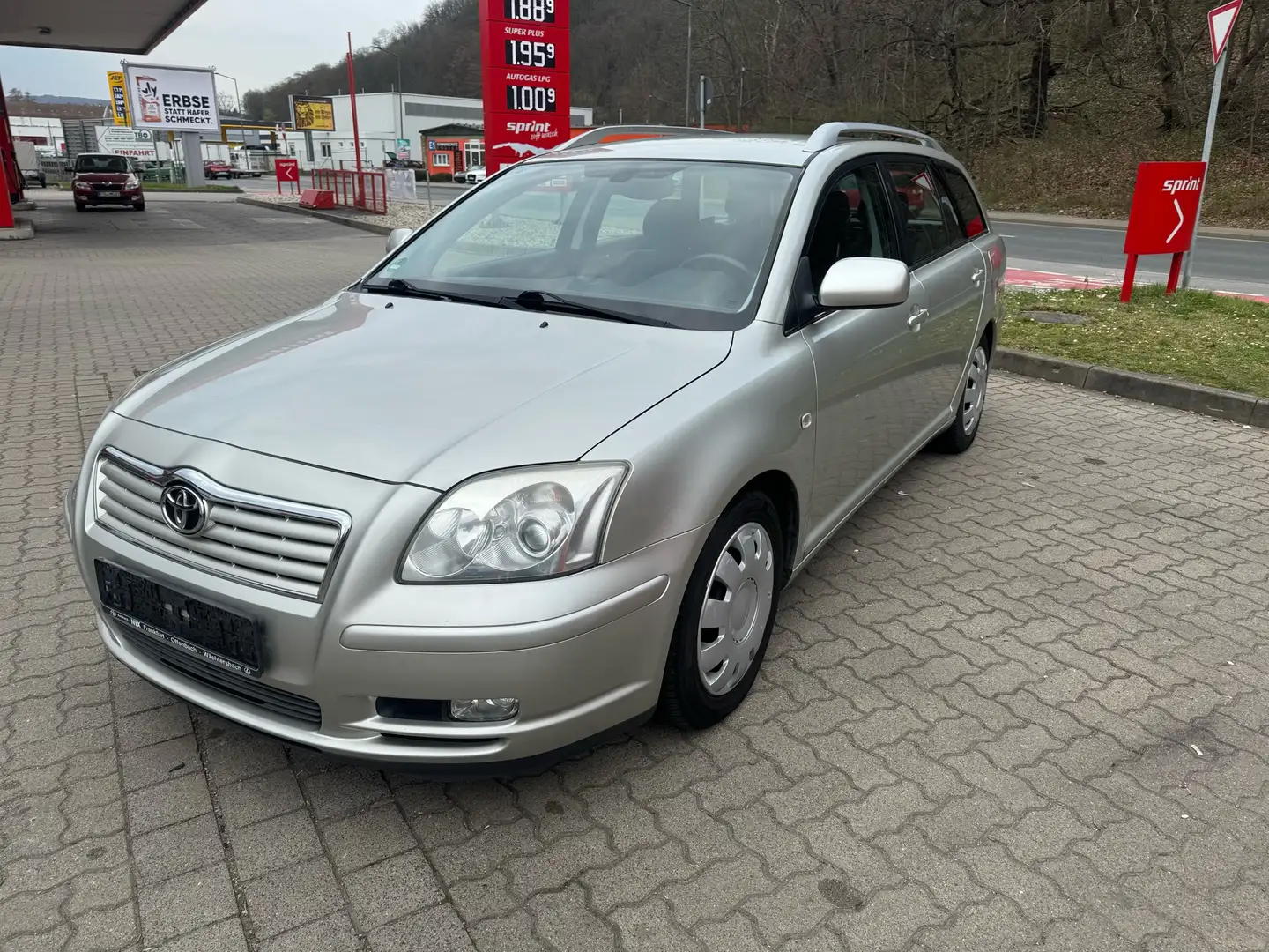 Toyota Avensis 1.8 Argent - 1