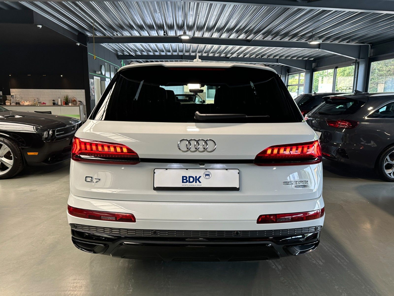 Audi Q7 55 TFSI quattro S line 7 Sitzer — photo 5