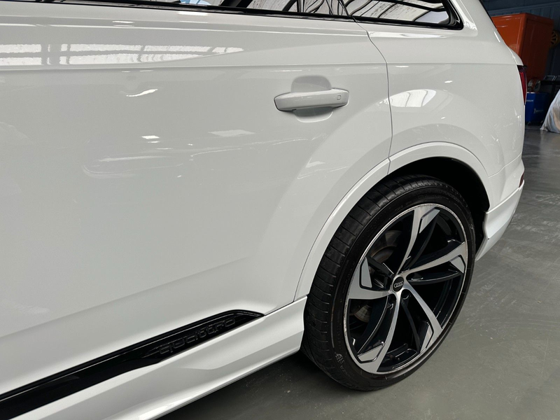 Audi Q7 55 TFSI quattro S line 7 Sitzer — photo 13