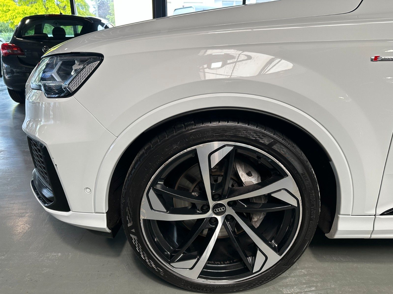Audi Q7 55 TFSI quattro S line 7 Sitzer — photo 11