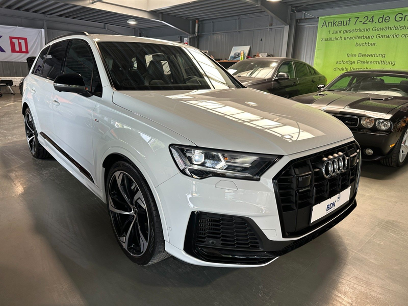 Audi Q7 55 TFSI quattro S line 7 Sitzer — photo 8