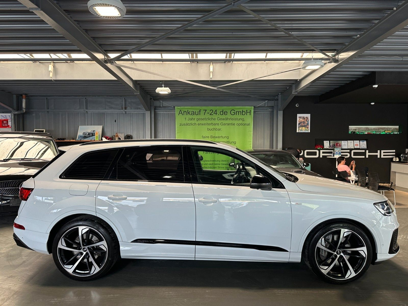 Audi Q7 55 TFSI quattro S line 7 Sitzer — photo 7