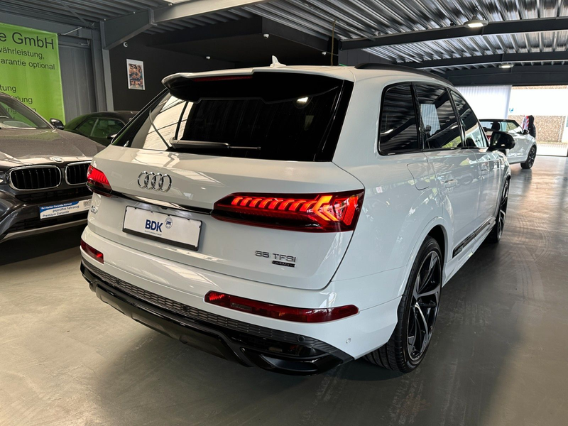 Audi Q7 55 TFSI quattro S line 7 Sitzer — photo 6
