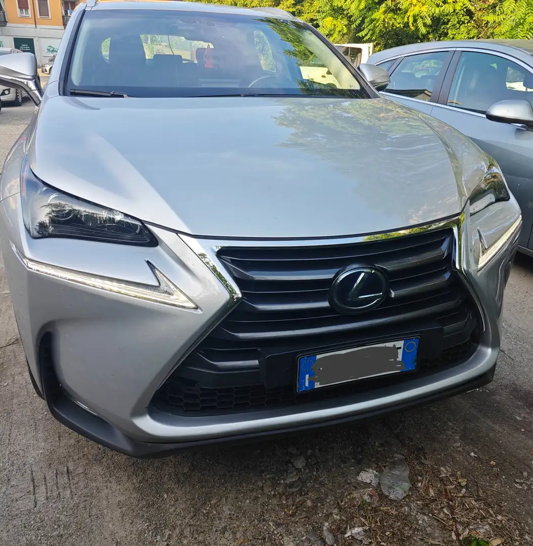 Lexus NX 300 NX I 2014 300h 2.5 Executive 4wd cvt Srebrny - 1