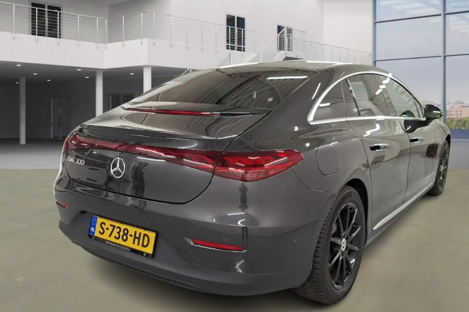 Mercedes-Benz EQE 300 EQE Business Line | Electric Art Interieur | Panor Grijs - 2