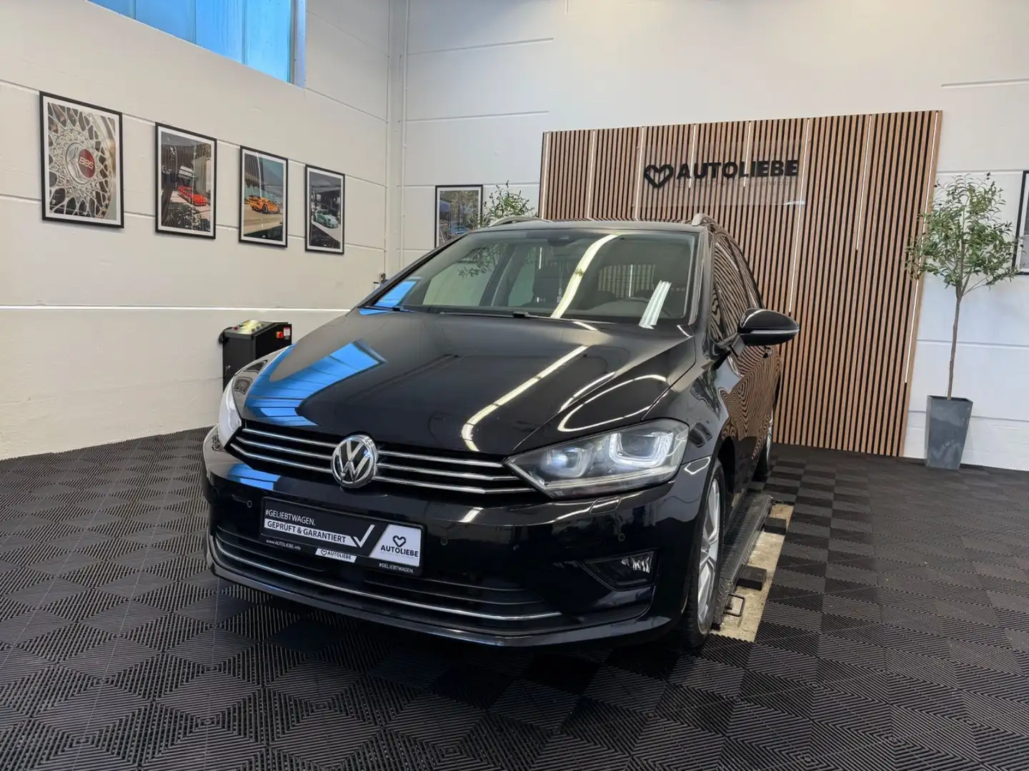 Volkswagen Golf Sportsvan 1.6 TDI DSG*AHK*RFK*NAVI*SHZ Schwarz - 2
