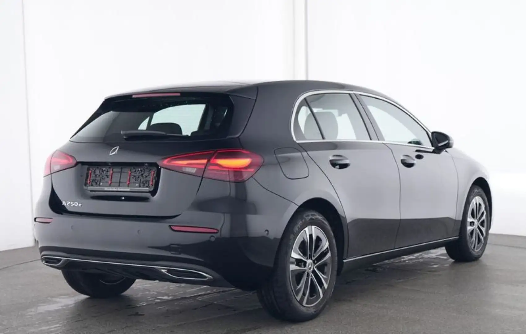 Mercedes-Benz A 250 A 250 e Plug-in hybrid Automatica 4p. Progressive Schwarz - 2