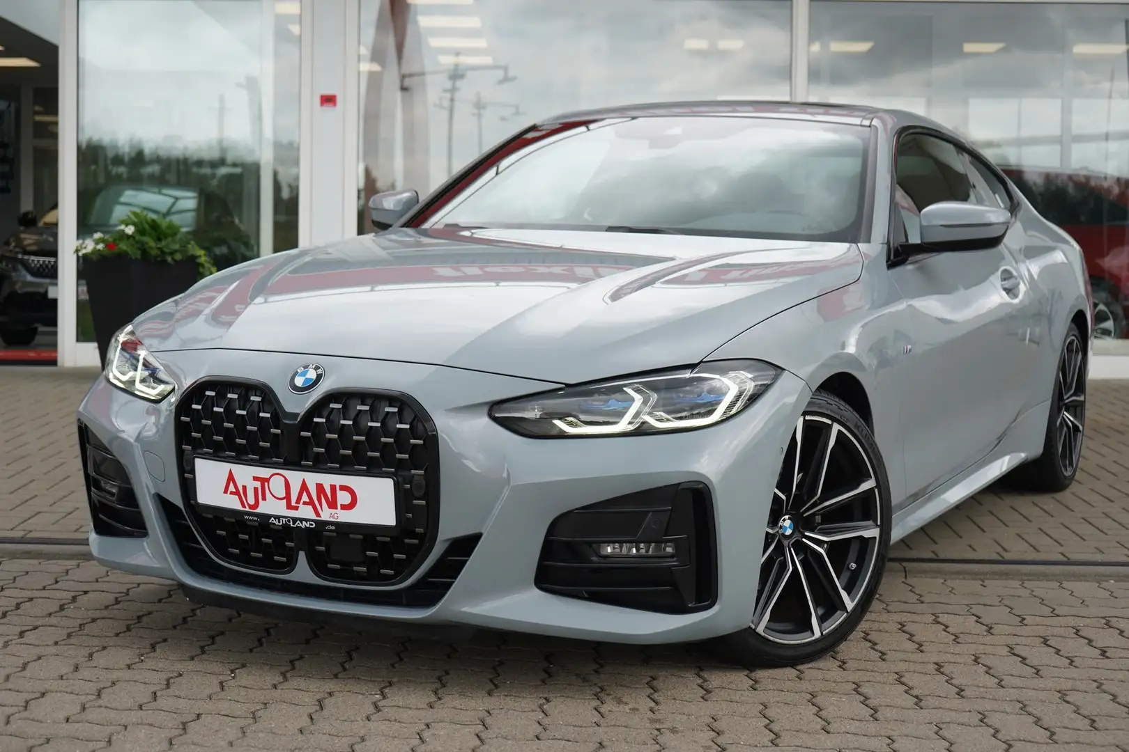 BMW 420 420d Coupe xDrive M Sport Aut. Laser ACC Navi Grijs - 2