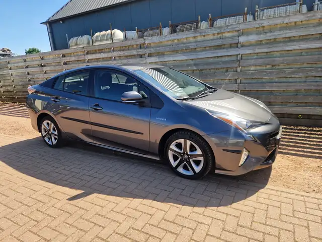 Toyota Prius 1.8 Dynamic Navigatie H.U.D