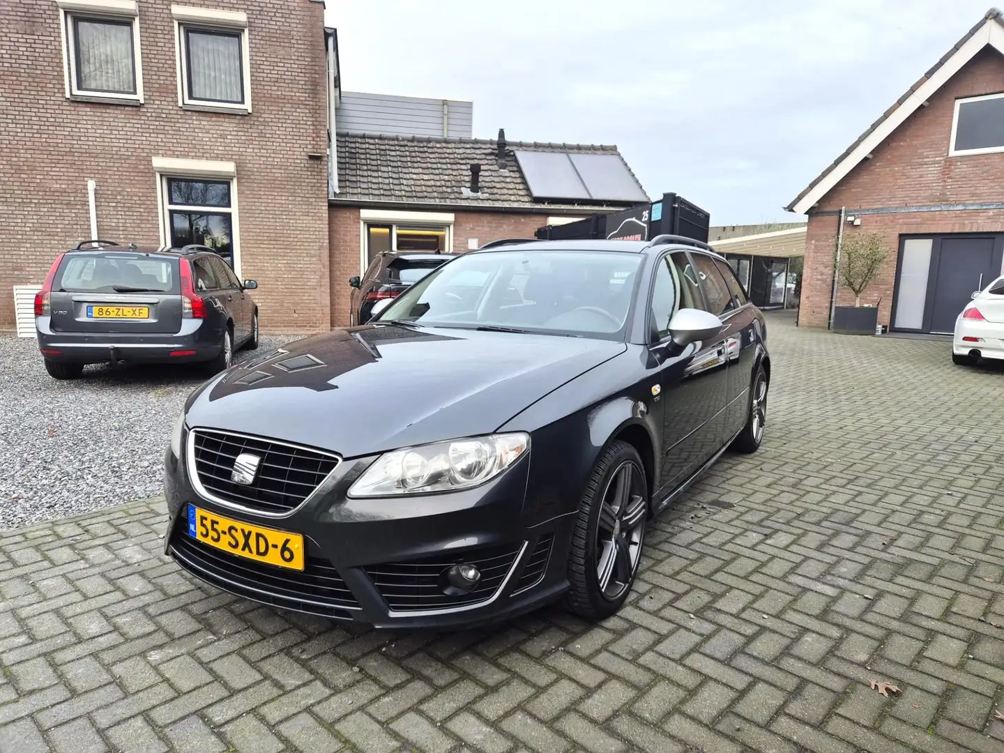 SEAT Exeo ST 1.8 TSI Sport 5 Drs Clima Cruise Trekhaak 18 In Grijs - 2