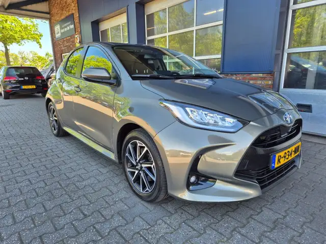 Toyota Yaris view 4