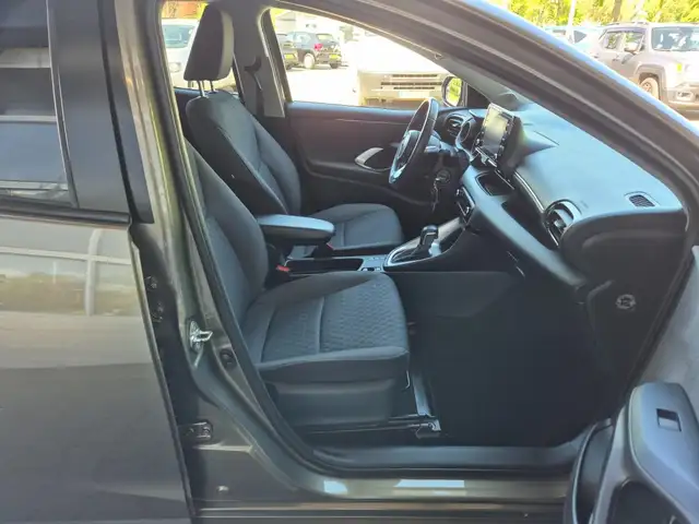 Toyota Yaris view 15
