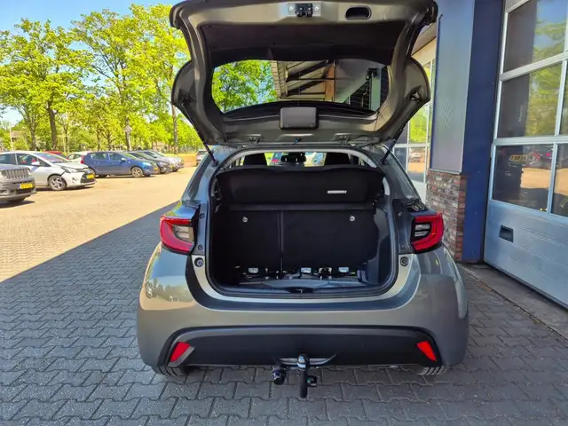 Toyota Yaris view 13