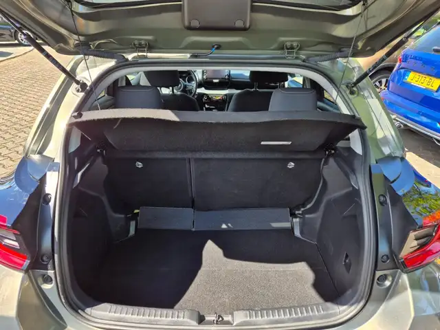 Toyota Yaris view 12