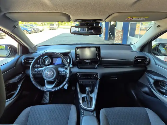 Toyota Yaris view 3