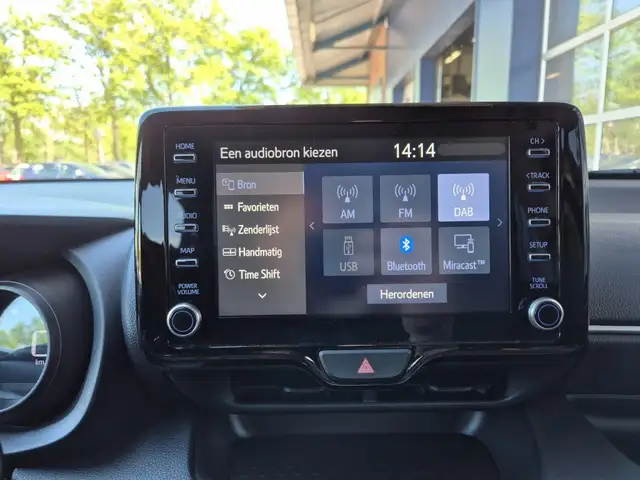 Toyota Yaris view 24