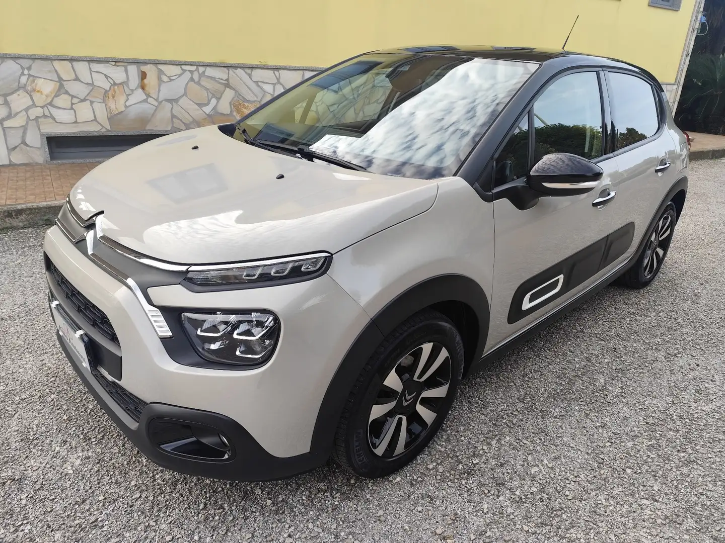 Citroen C3 C3 III 2017 1.2 puretech Shine s Bronzo - 1