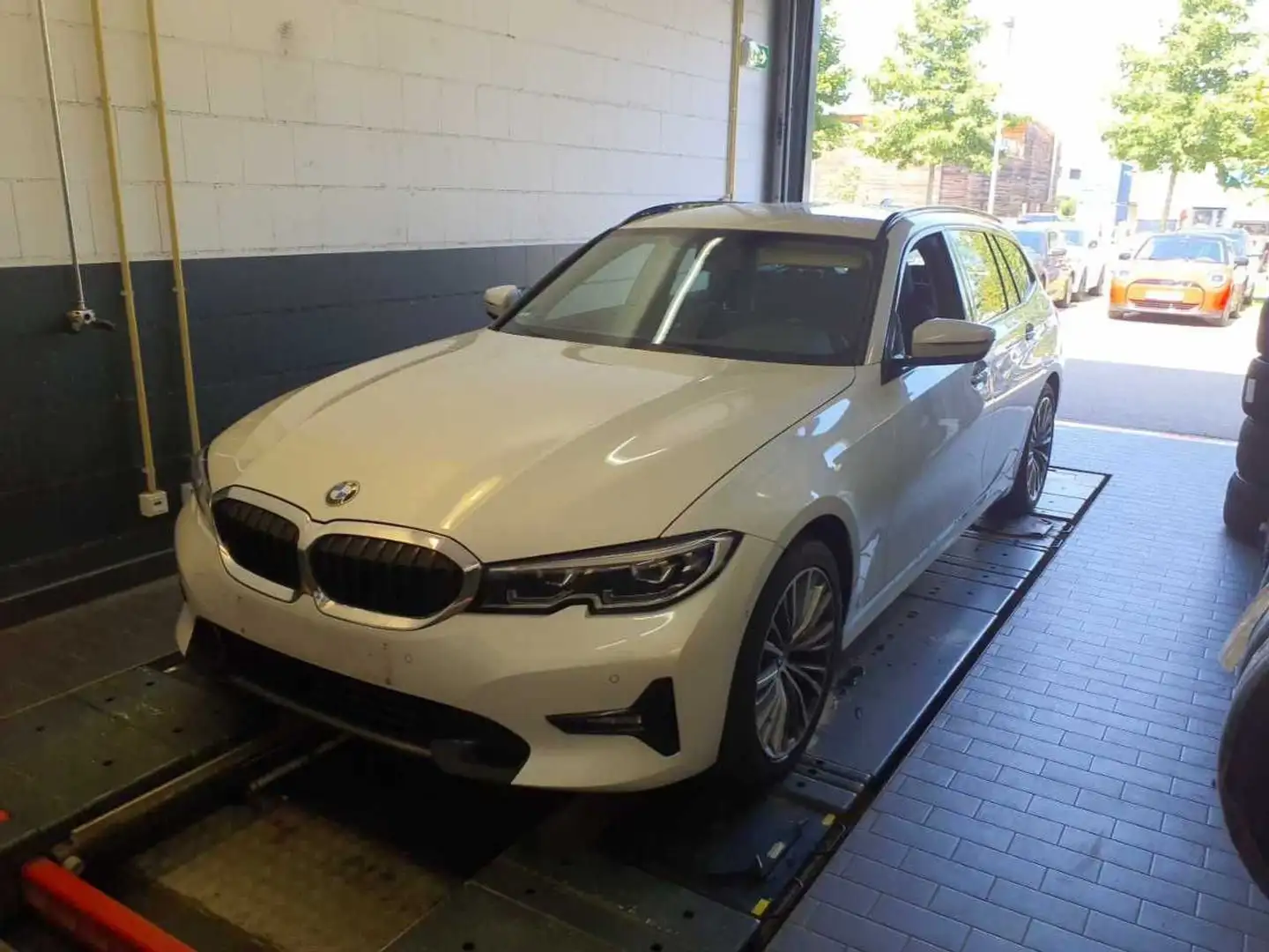 BMW 320 d xDrive Sport Line Weiß - 2