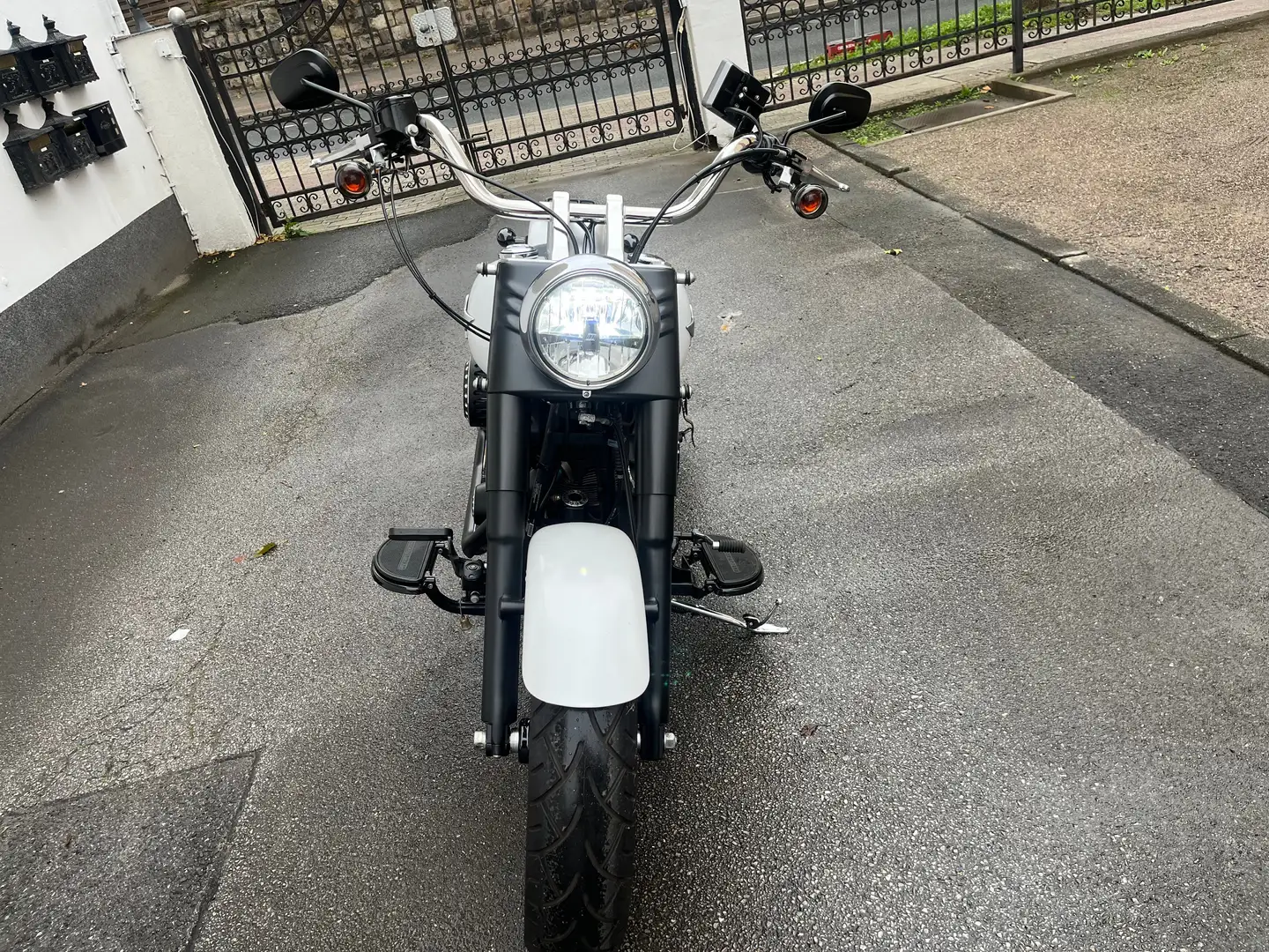 Harley-Davidson Fat Boy Special 5HD 1.Hand Navi FINANZ.AB 149,- Bílá - 2