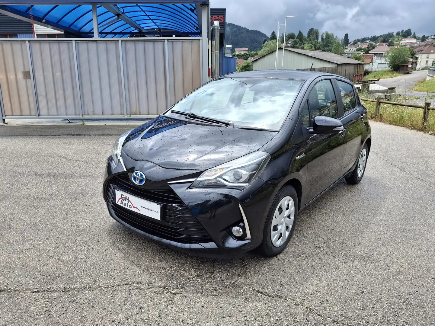 Toyota Yaris 100H FRANCE BUSINESS 5P Noir - 1