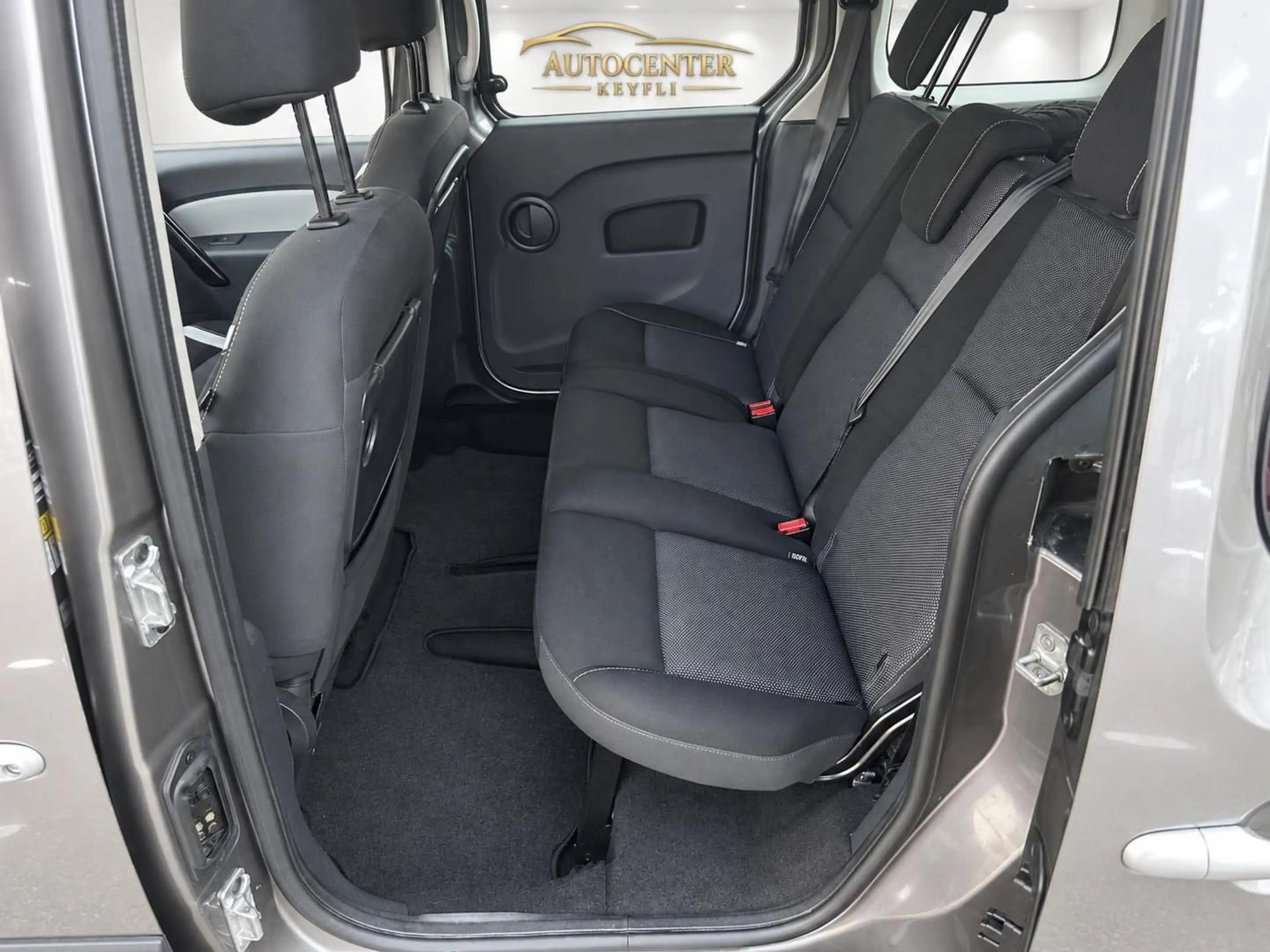 Renault Kangoo Limited *KLIMAAUT*PDC*TEMPOMAT*GARANTIE* — photo 9