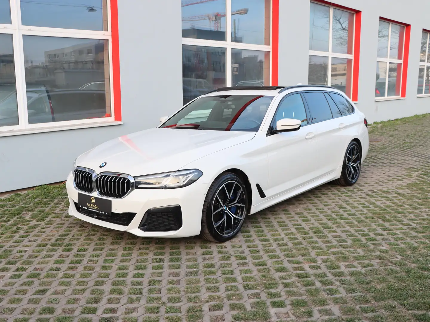 BMW 530 530 d xDrive M-Sport | PANORAMA | Stop&Go | Standh Weiß - 2