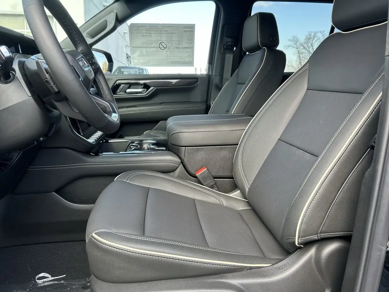 GMC Yukon снимка GMC Yukon