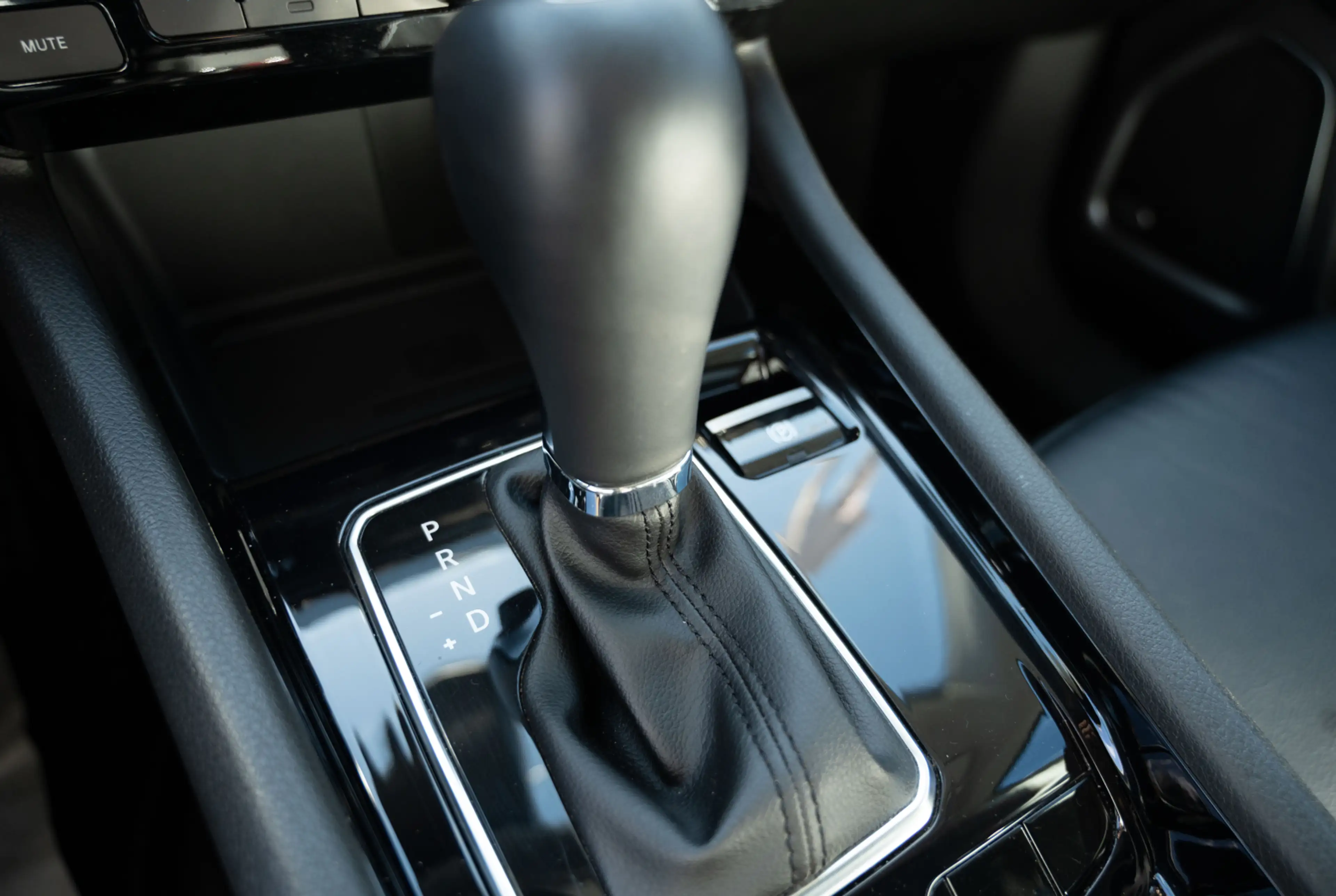 Jeep Compass S 1.5 e-Hybrid 48V *NAVI*DAB*CARPLAY*KEYLESS* — photo 9
