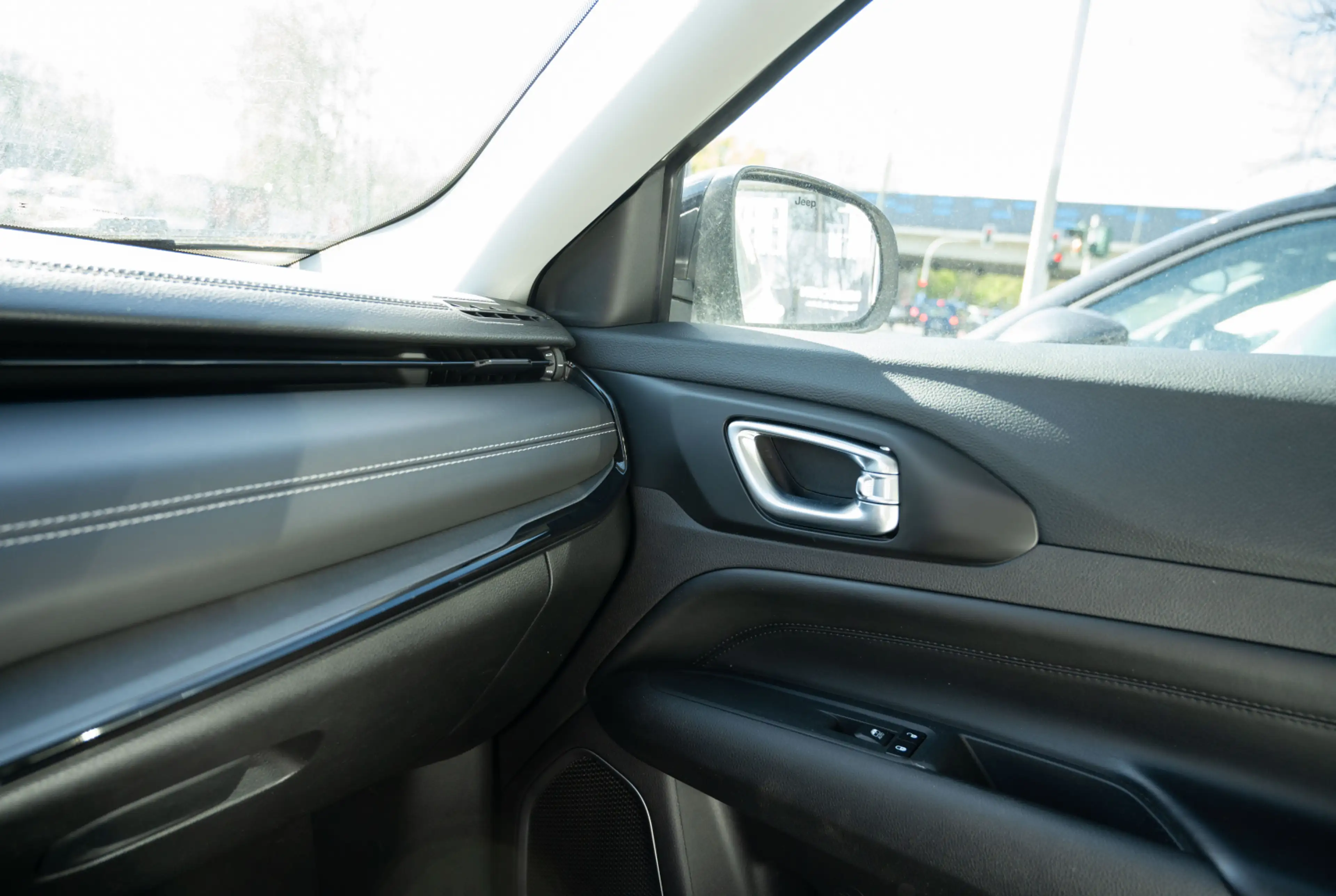 Jeep Compass S 1.5 e-Hybrid 48V *NAVI*DAB*CARPLAY*KEYLESS* — photo 11