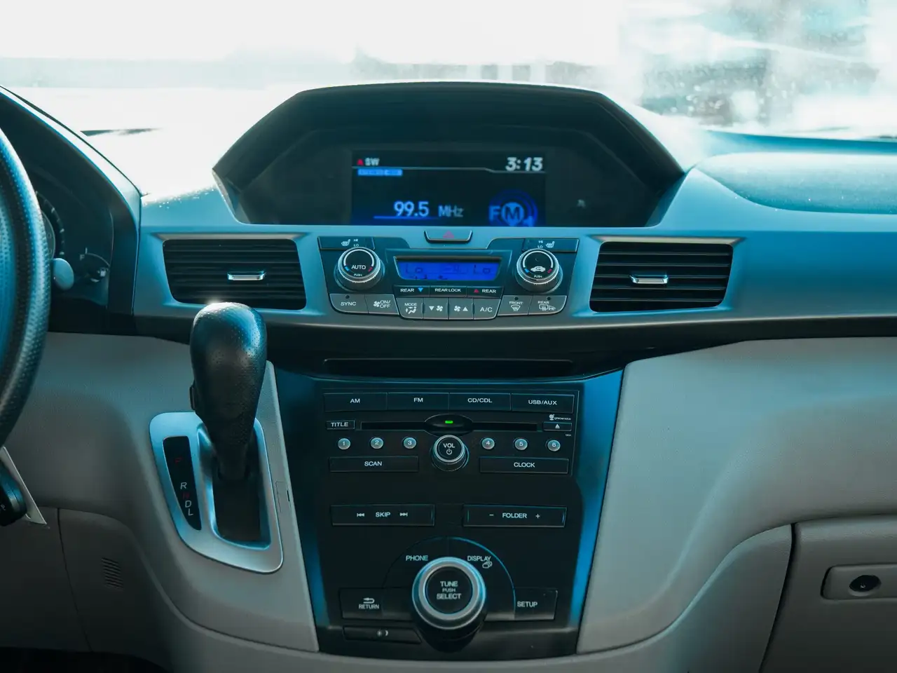 Honda Odyssey снимка Honda Odyssey