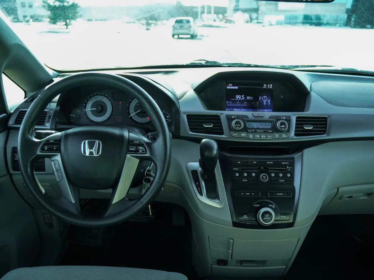 Honda Odyssey снимка Honda Odyssey