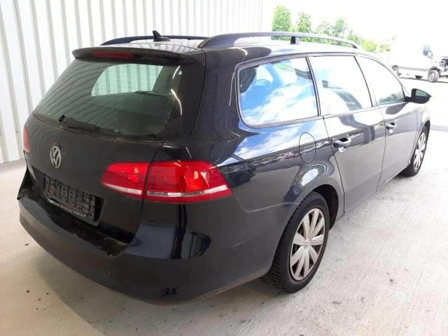 Volkswagen Passat Variant Trendline BlueMotion Schwarz - 2