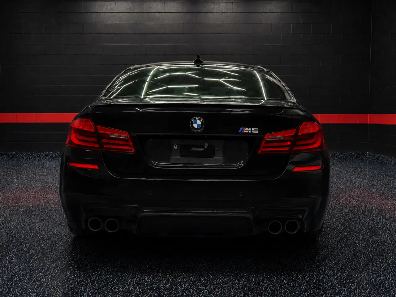 BMW M5 снимка BMW M5