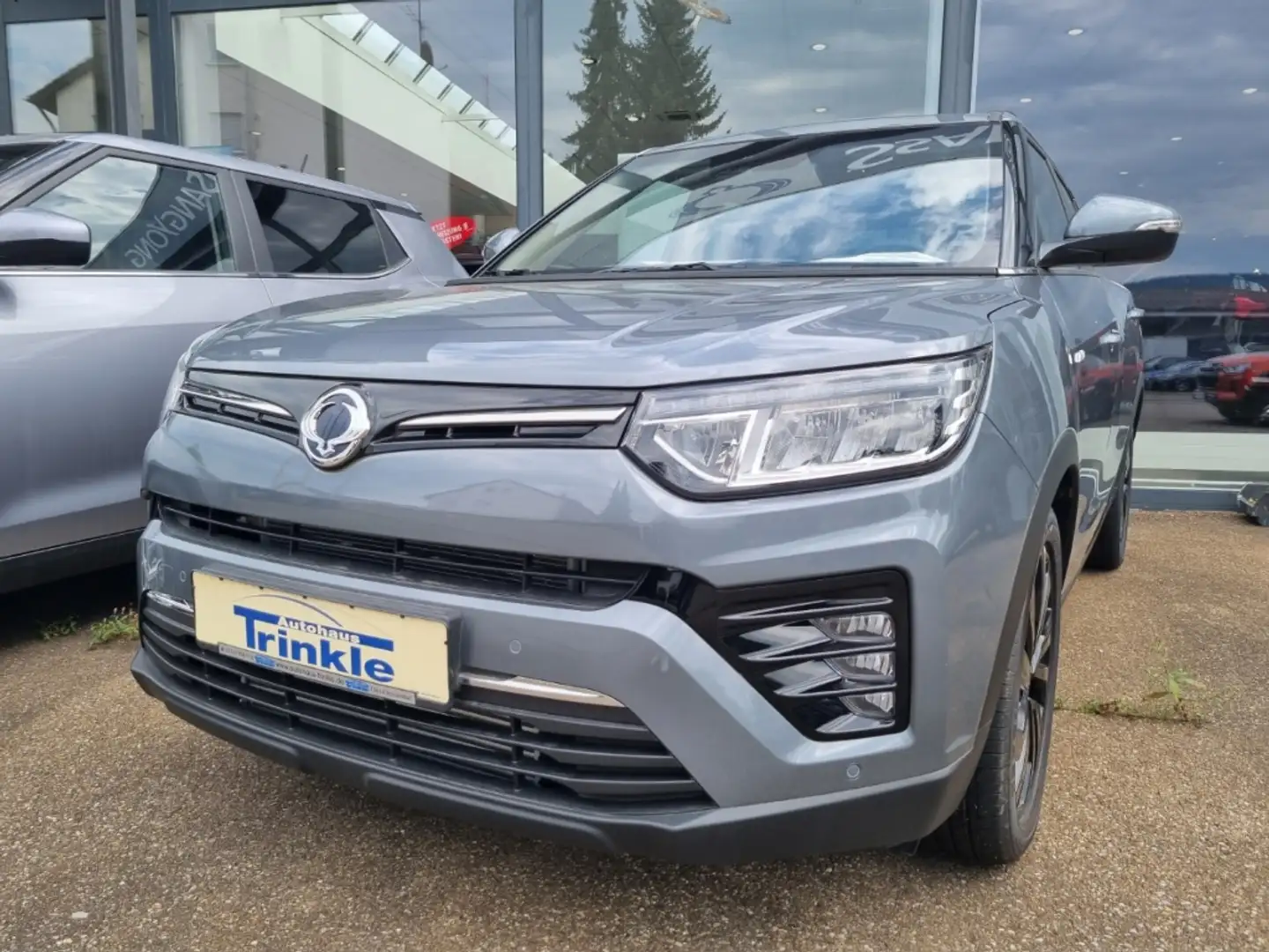 KGM Tivoli 1.5 T-GDi Blackline ALLRAD Navi LED Apple CarPlay Сірий - 2