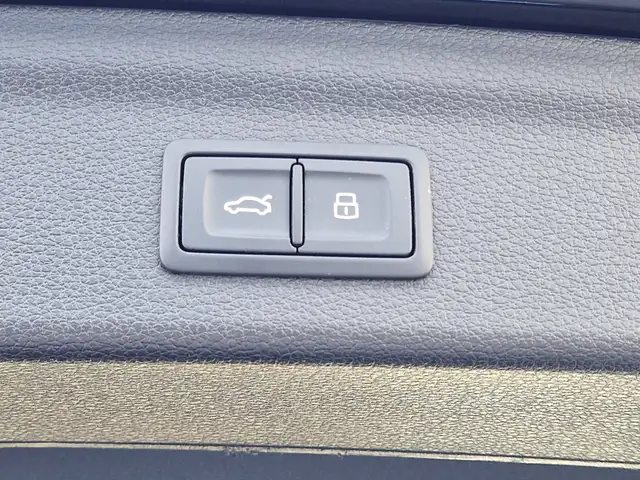 Audi Q3 view 20