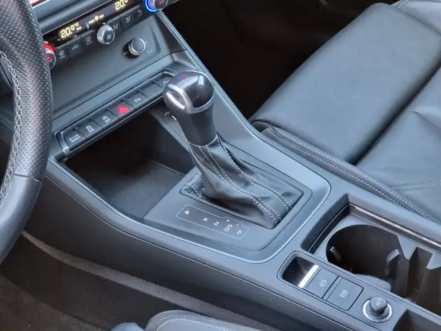 Audi Q3 view 17