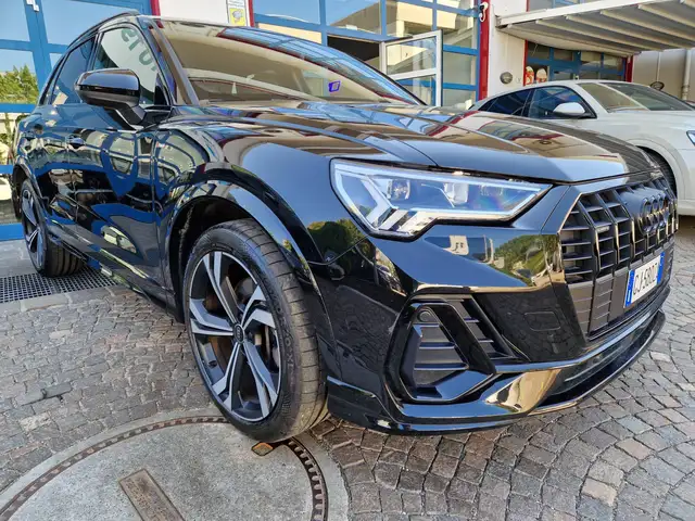 Audi Q3 view 2