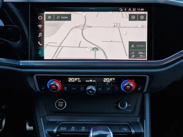 Audi Q3 view 15
