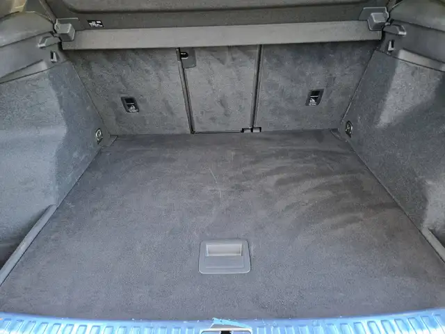 Audi Q3 view 19