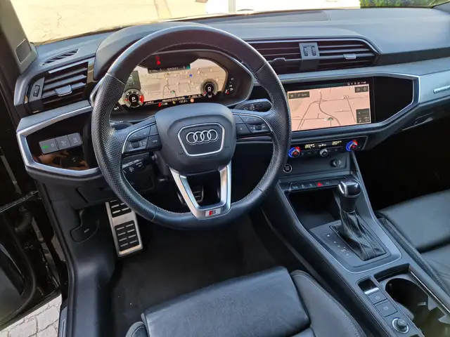 Audi Q3 view 12