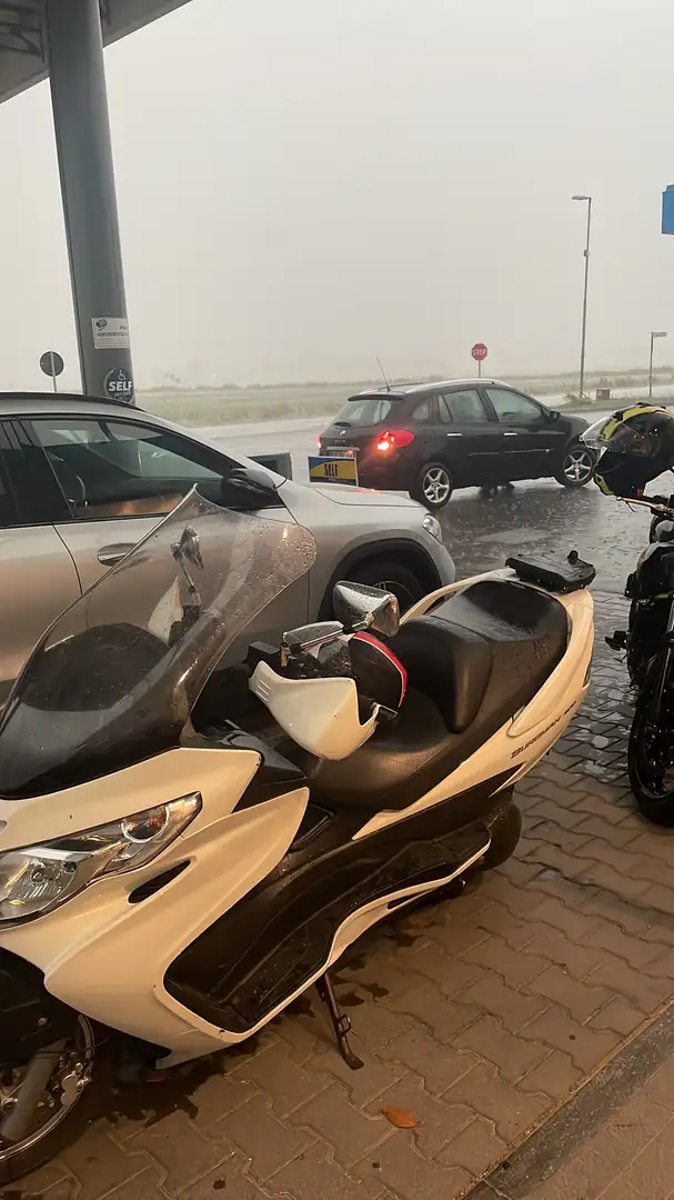 Suzuki Burgman 400 - 2