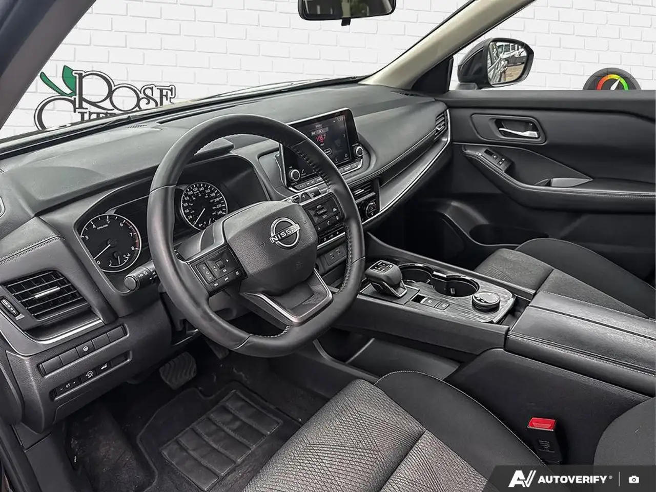 Nissan Rogue снимка Nissan Rogue