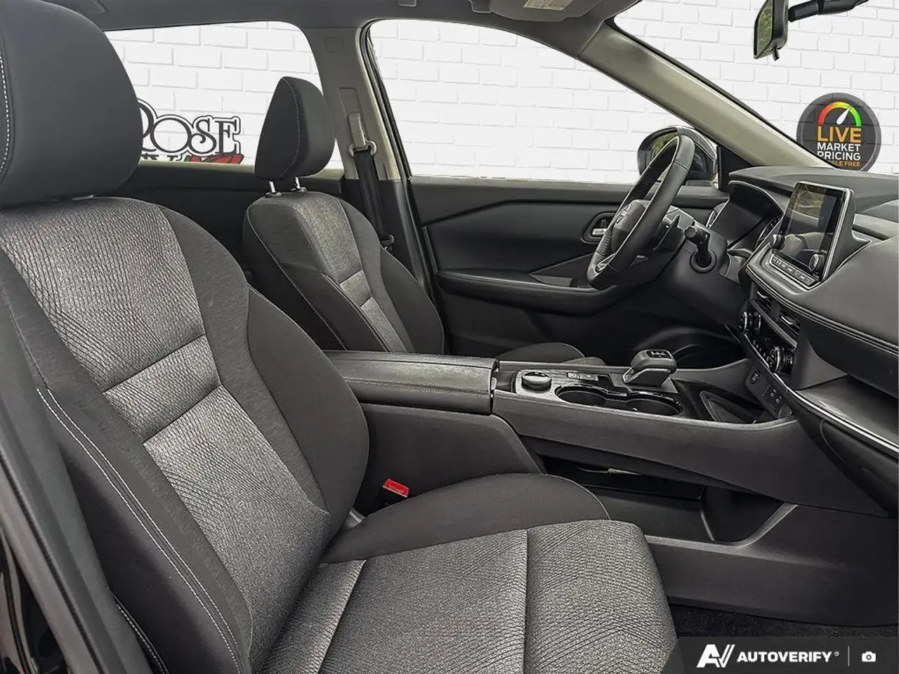 Nissan Rogue снимка Nissan Rogue