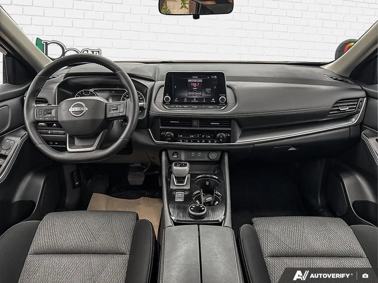 Nissan Rogue снимка Nissan Rogue