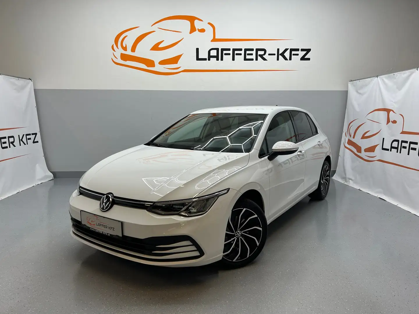 Volkswagen Golf 1,0 TSI Life VIRTUALL LED ACC MASSAGE Weiß - 1
